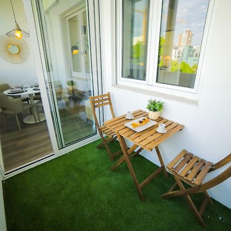 Angel Flats Apartment Porto Luaran gambar
