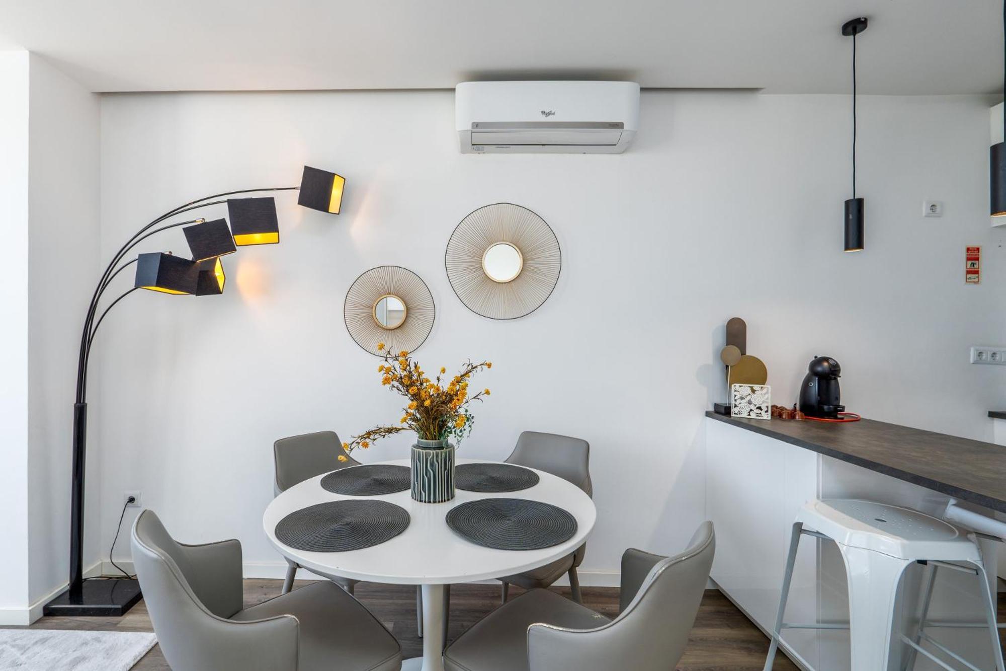 Angel Flats Apartment Porto Luaran gambar